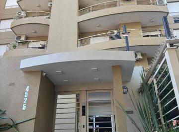 Departamento de 2 ambientes, Tres de Febrero · Dos Ambientes Seminuevo Caseros Centro