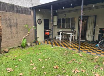 PH · 60m² · 3 Ambientes · 1 Cochera · En Venta PH 3 Ambientes con Cochera en Bernal