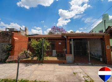 Casa · 138m² · 3 Ambientes · 1 Cochera · Alquiler Casa 3 Amb Amplia con Jardin Merlo Centro