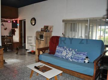 PH · 83m² · 4 Ambientes · Venta PH 4 Ambientes con Terraza Sin Expensas - Permuta