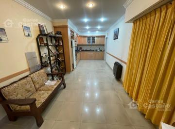 Casa · 3 Ambientes · 1 Cochera · Casa Tipo Dúplex con Garaje Patio y Parrilla. Muy Luminosa