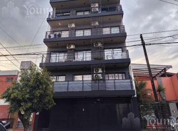 Departamento · 60m² · 3 Ambientes · Departamento 3 Ambientes con Patio en Venta Centro de Wilde