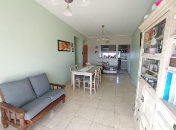 Departamento · 63m² · 3 Ambientes · Alquiler Depto 3 Amb. C/balcon - Pque Patricios