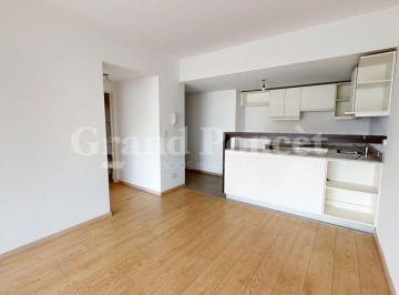 GPC-GPC-1032_2 · Venta Departamento 2 Ambientes con Balcón en Parque Patricios