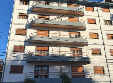 Departamento de 1 ambiente, Neuquén · Semipiso de Dos Dorm. con Cochera, Belgrano 412.