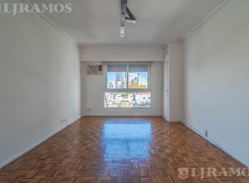 Departamento · 57m² · 3 Ambientes · 1 Cochera · Depto 3 Ambientes Piso Alto Cochera Super Luminoso
