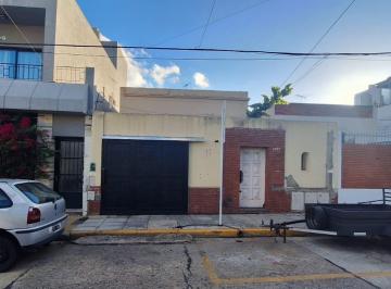 Casa · 130m² · 5 Ambientes · 1 Cochera · Casa en Villa Luro