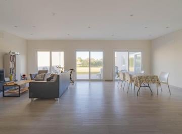 Casa · 204m² · 5 Ambientes · 2 Cocheras · Casa en Venta de 5 Ambientes en Canning Barrio Don Joaquín