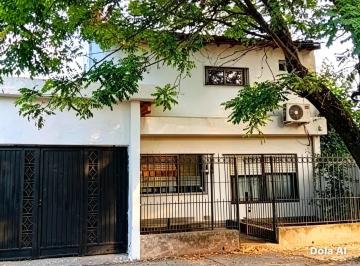 Casa · 150m² · 6 Ambientes · 1 Cochera · Casa en Venta de 7 Ambientes en Moreno