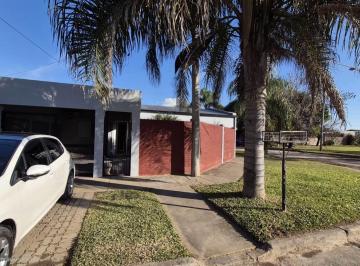 Casa de 5 ambientes, Ciudad de Santa Fe · Casa de 3 Dorm. en Esquina con Pileta y Amplio Terreno