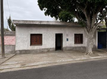 Casa · 94m² · 3 Ambientes · Se Vende Terreno Mas Construcción a Refaccionar