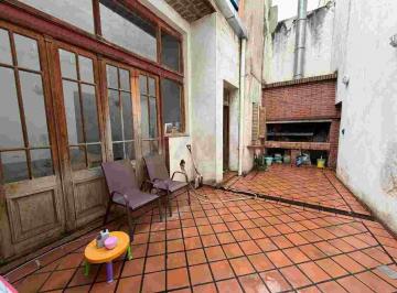 Casa · 200m² · 7 Ambientes · 1 Cochera · Venta Casa/ph en Bloque en Parque Avellaneda