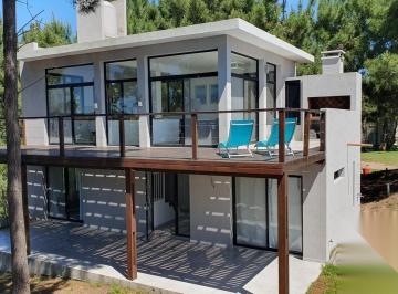 Casa · 165m² · 4 Ambientes · Casa en Venta - 3 Dorm. 2 Baños - 195 m - Senderos IV