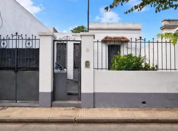 Casa · 120m² · 5 Ambientes · Casa en Alquiler - 2 Dorm. 2 Baños - La Plata
