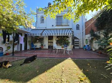 Casa · 192m² · 5 Ambientes · 2 Cocheras · Casa en San Antonio de Padua + Depto 1er Piso + Cochera Cubierta