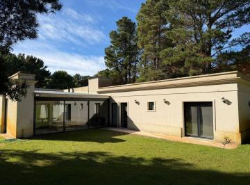 Casa · 131m² · 4 Ambientes · Casa en Venta - 3 Dorm. 2 Baños - Pinamar
