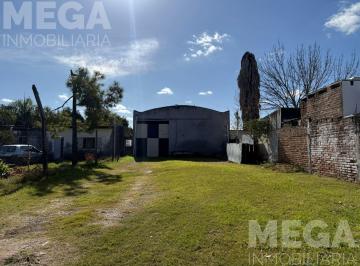 Bodega-Galpón · 150m² · 1 Ambiente · Regis Martinez 1773. Galpon en Venta