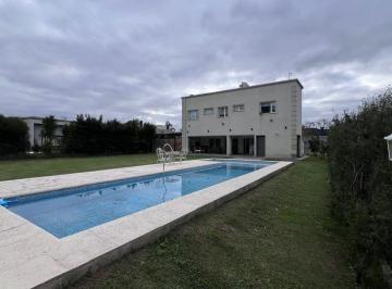 Casa · 184m² · 6 Ambientes · 2 Cocheras · Venta de Casa 6 Amb en San Matias Area 2 Escobar
