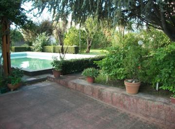 Casa · 197m² · 5 Ambientes · 1 Cochera · Casa en Venta - 4 Dorm. 3 Baños - 881 m² - Semicentro Olavarría