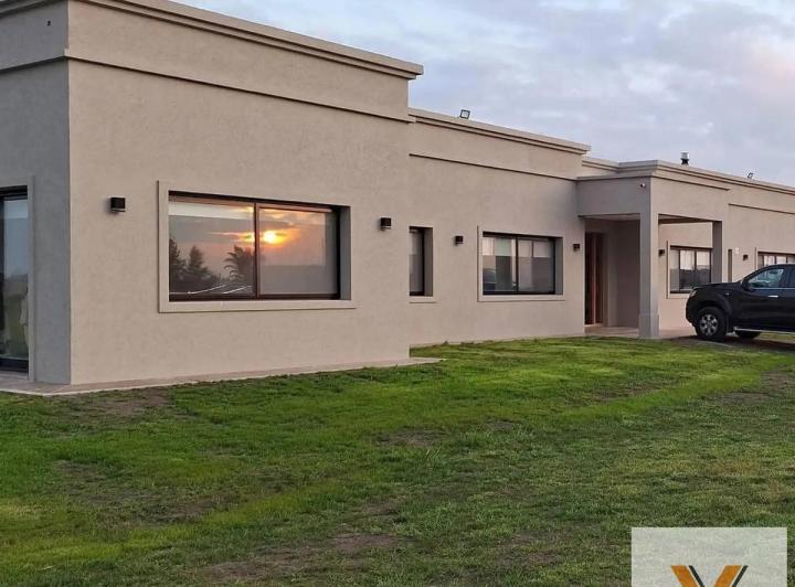 Casa · 332m² · 5 Ambientes