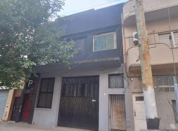 Casa · 10 Ambientes · 1 Cochera · Casa en Monte Castro