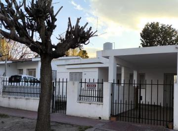 Casa · 6 Ambientes · 1 Cochera · Casa en Alquiler Bialet Massé
