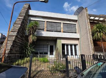 Casa · 320m² · 1 Cochera · Casa en Venta