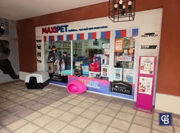 Local comercial · 73m² · 1 Ambiente · Venta con Renta de Local en Centro Comercial Pueblo Caamaño, Pilar