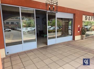Local comercial · 88m² · 1 Ambiente · Venta con Renta de Local en Shopping Pueblo Caamaño, Pilar
