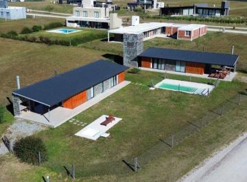 Casa · 221m² · 4 Ambientes · 2 Cocheras · Venta 2 Casas Amobladas en Puerto del Águila, Ideal Familia, Pileta, 3 Dorm.