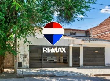 Casa · 193m² · 7 Ambientes · 3 Cocheras · Casa Venta Sobre Av Autodromo 4 Dorm.