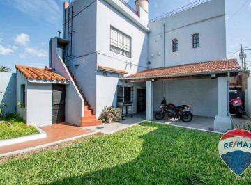Casa · 120m² · 4 Ambientes · 1 Cochera · Casa 4 Ambientes Venta Ballester Quincho Permuta