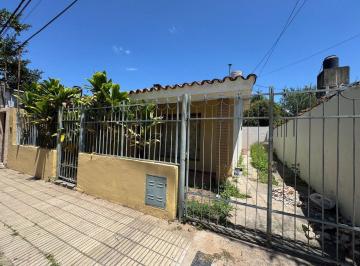 Casa · 77m² · 4 Ambientes · 1 Cochera · Venta Casa 3 Dorm Barrio Sur