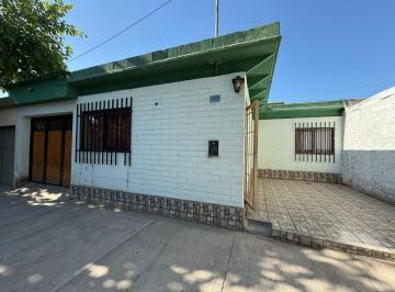 Casa · 100m² · 6 Ambientes · 2 Cocheras · Venta Casa 4 Habitaciones en Lujan de Cuyo