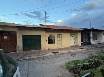 Casa · 146m² · 7 Ambientes · 2 Cocheras · Venta Casa 3 Dorm. Carril Urquiza V. Nueva