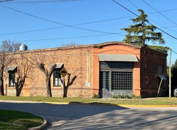 Casa · 217m² · 5 Ambientes · 1 Cochera · Venta Casa 4 Dorm. en Villa Lia