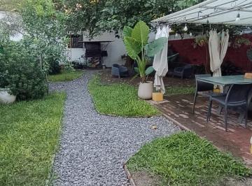 Casa · 417m² · 8 Ambientes · Venta Casa Galpon Local Comercial Rivera Indarte