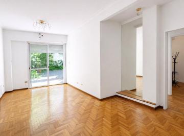 Departamento · 84m² · 3 Ambientes · Venta Depto 3 Amb C/dep. Amplio Fondo! Flores
