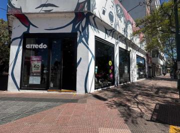 Local comercial · 1000m² · Alquiler Comercial Av Santa Fe y V. Sarfield Mtz.