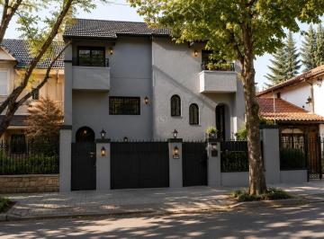 Casa · 149m² · 5 Ambientes · Casa PH en Venta en Vicente López, G. B. a. Zona Norte, Argentina