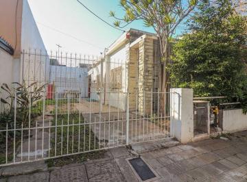 PH · 47m² · 3 Ambientes · 1 Cochera · Muy Lindo PH a Reciclar de 3 Ambientes en Beccar