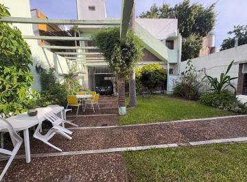 Casa · 275m² · 5 Ambientes · 2 Cocheras · Venta Casa en Barrio Guadalupe