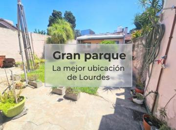 Casa · 200m² · 5 Ambientes · 1 Cochera · Casa 5 Ambientes Santos Lugares Jardin Permuta