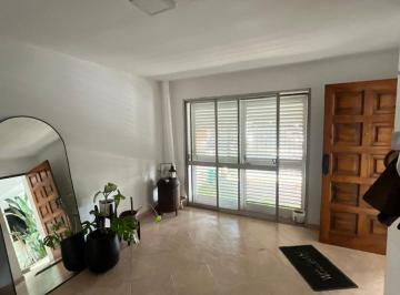 Casa · 190m² · 8 Ambientes · 1 Cochera · Casa Venta 4 Dorm Poeta Lugones