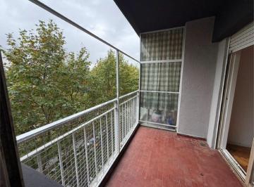 Departamento · 43m² · 3 Ambientes · 1 Cochera · Venta 3 Amb con Cochera y Balcón Frente a La Plaza