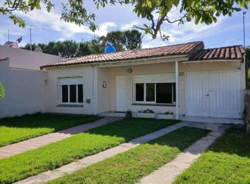 Casa · 146m² · 5 Ambientes · 1 Cochera · Venta Chalet + Departamento Miramar en Av 26