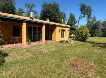 Quinta vacacional · 200m² · 2 Dormitorios · 2 Cocheras · Venta Quinta en Chacras del Lago - La Reja