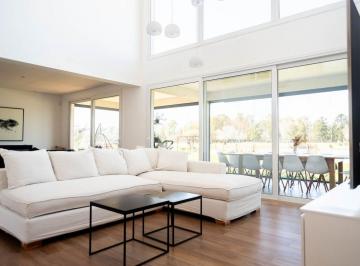 Casa · 300m² · 7 Ambientes · 2 Cocheras · Casa en Venta Area 60 7 Amb Barrio La Victoria