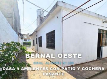 Casa · 211m² · 4 Ambientes · 2 Cocheras · Venta Casa 4 Ambientes con Patio en Bernal Oeste