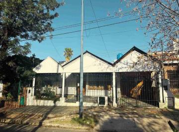 Casa · 230m² · 11 Ambientes · 1 Cochera · Venta Casa a Refaccionar 3 Dor Colinas V. Sarfield